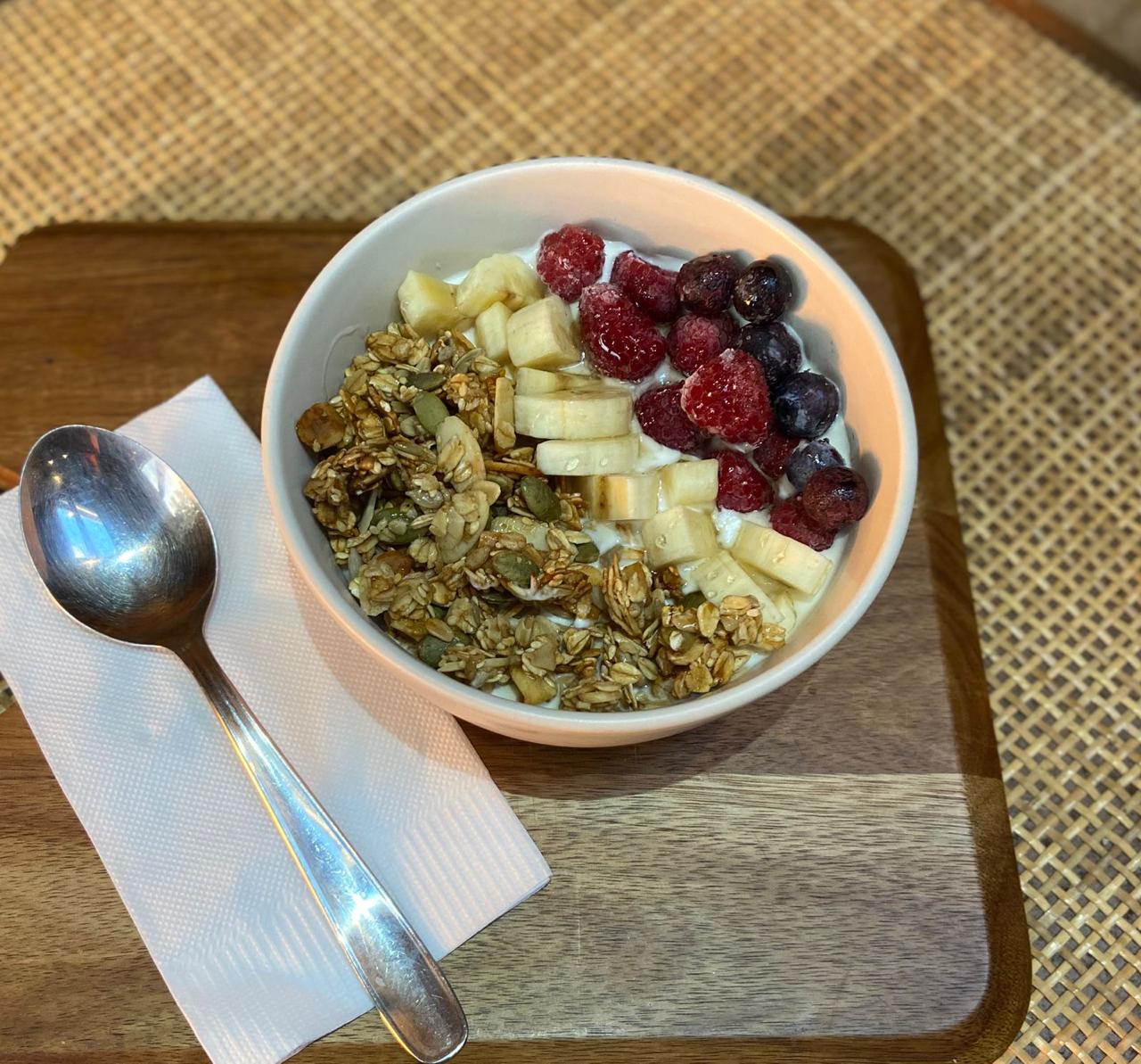 Bowl de frutas con granola